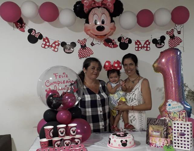 Martha Isabel Carvajal, Juanita del Mar Hueje, la cumpleañera y Pilar Buchelly.